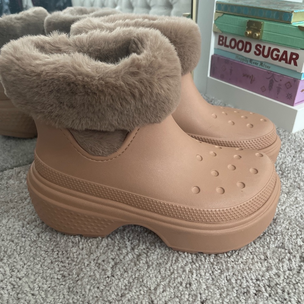 CROCS Women's Tan Fur-Lined Winter Boots